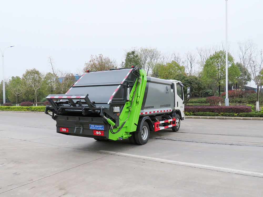CLT5070ZYSBJ6型壓縮式垃圾車