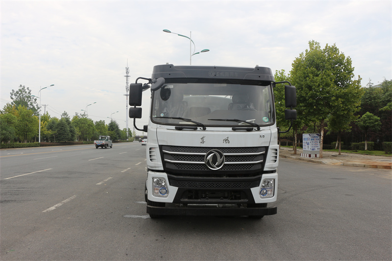 東風(fēng)專底20方灑水車(chē)-22方灑水車(chē)