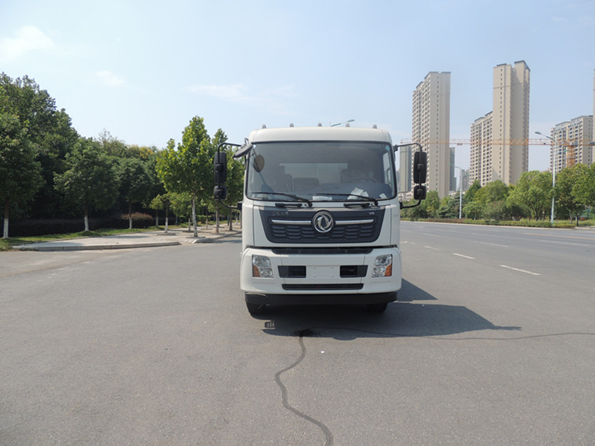 東風(fēng)天錦 15 方灑水車(chē)