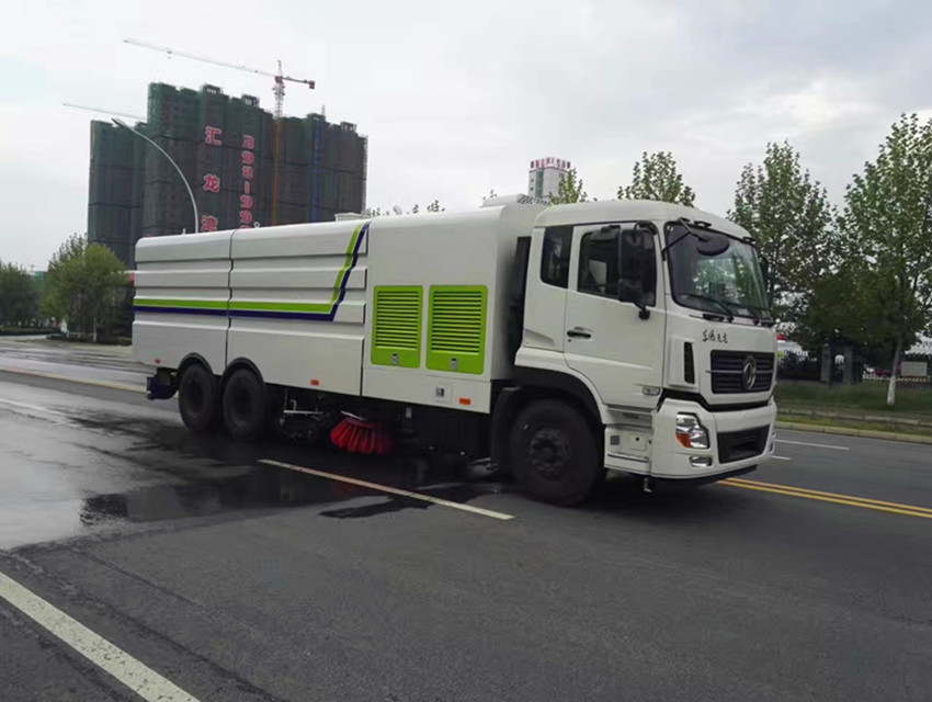 東風天龍洗掃車-20方洗掃車